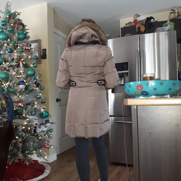 Women's Puffer Coat - Picture 3 of 4